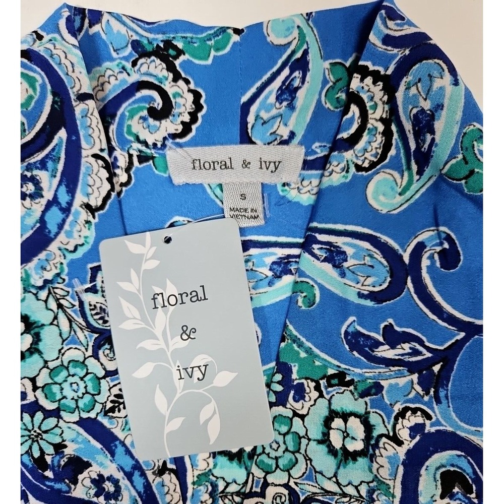 Floral & Ivy Women's Blue Paisley Sleeveless V-Neck‎ Blouse Size Small - NWT - Picture 4 of 8
